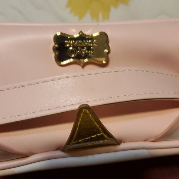 FAO SCHWARTZ LITTLE GIRLS ZIP UP MAKEUP BAG - Picture 3 of 5